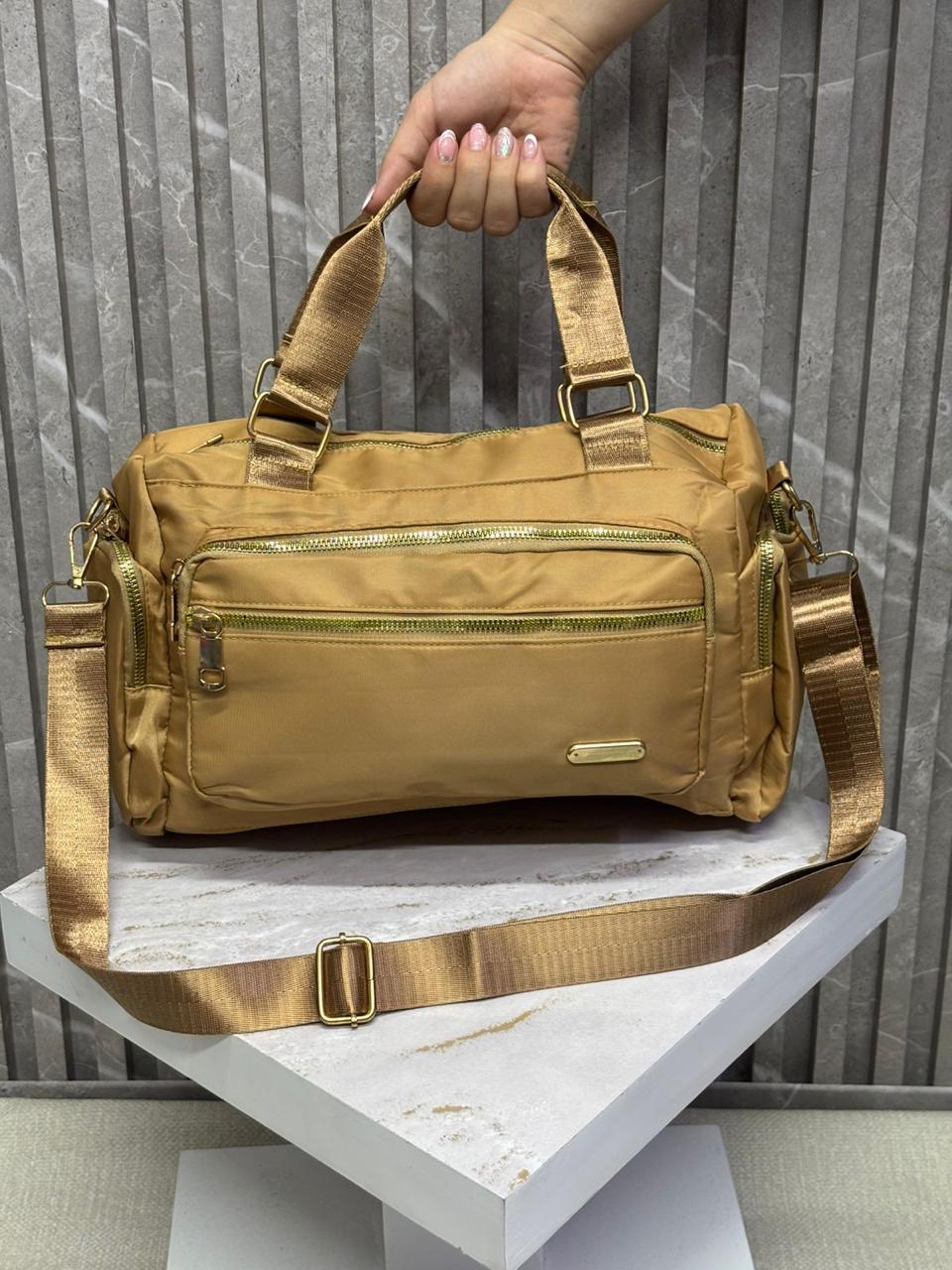 Bolso Multicompartimiento con Correa Ajustable