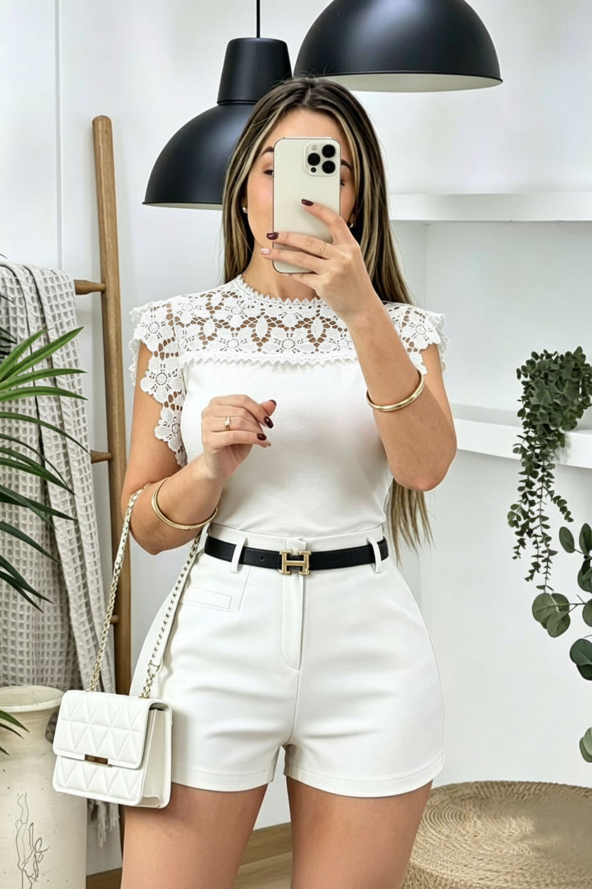 Blusa de Algodón con Encaje Manga Corta
