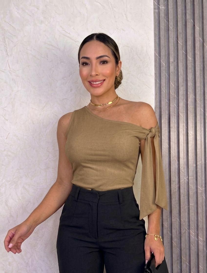 Blusa Asimétrica con Lazo de Lado en Polilicra Doble