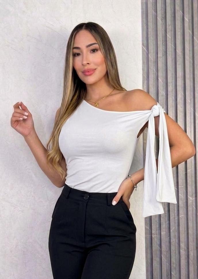 Blusa Asimétrica con Lazo de Lado en Polilicra Doble