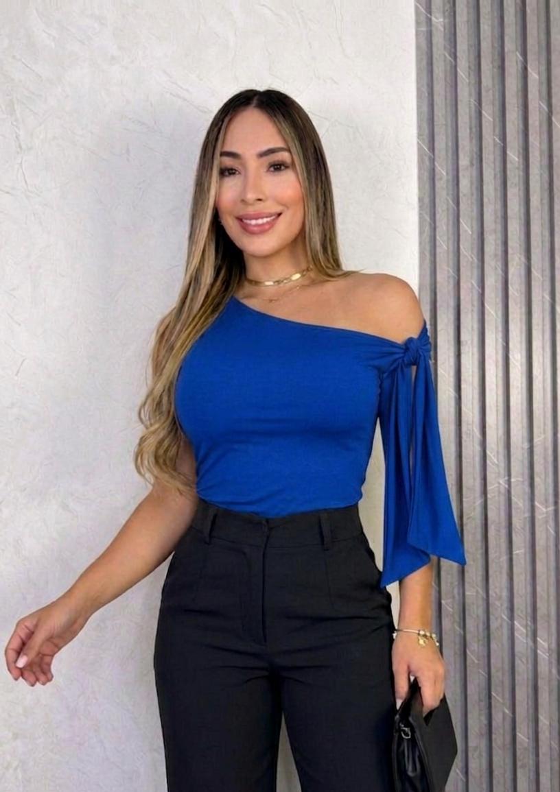 Blusa Asimétrica con Lazo de Lado en Polilicra Doble
