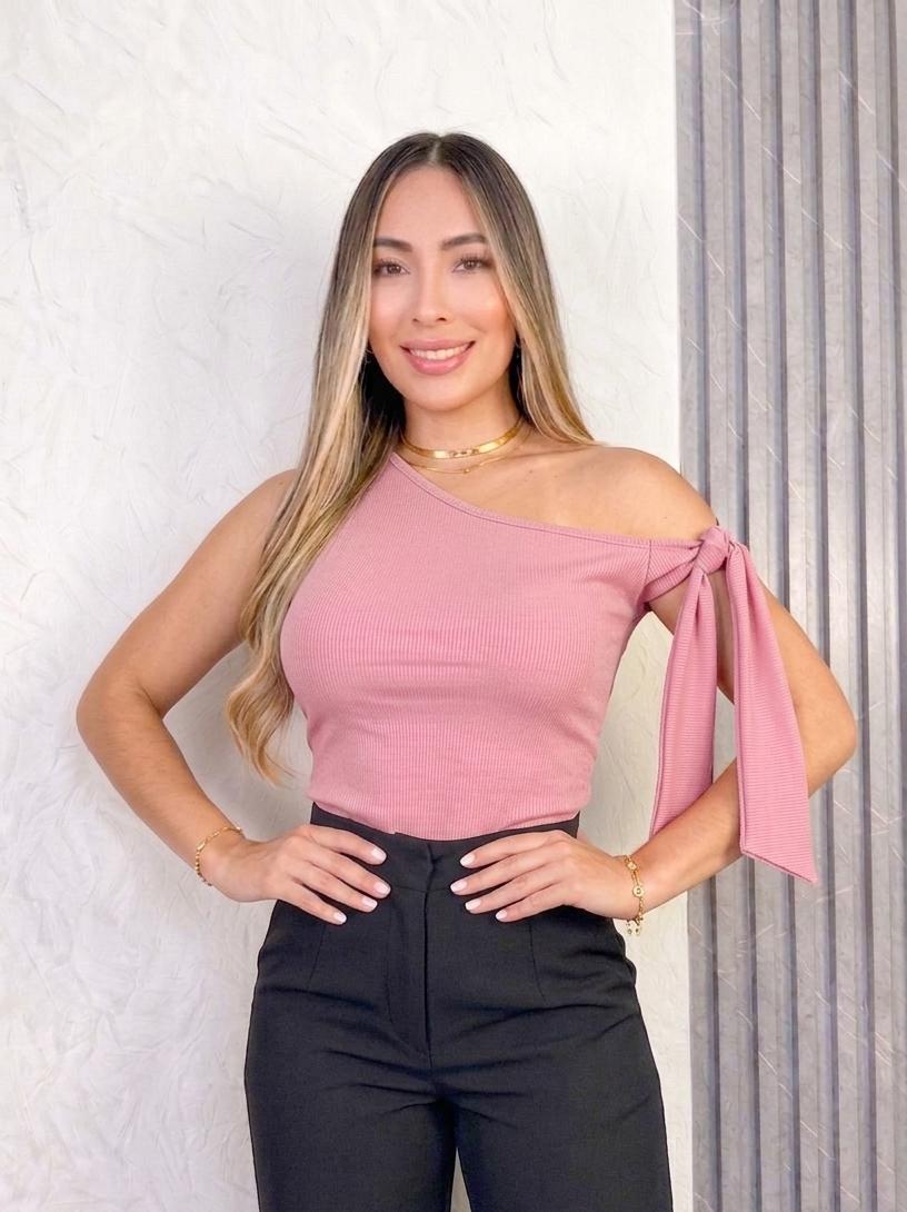 Blusa Asimétrica con Lazo de Lado en Polilicra Doble
