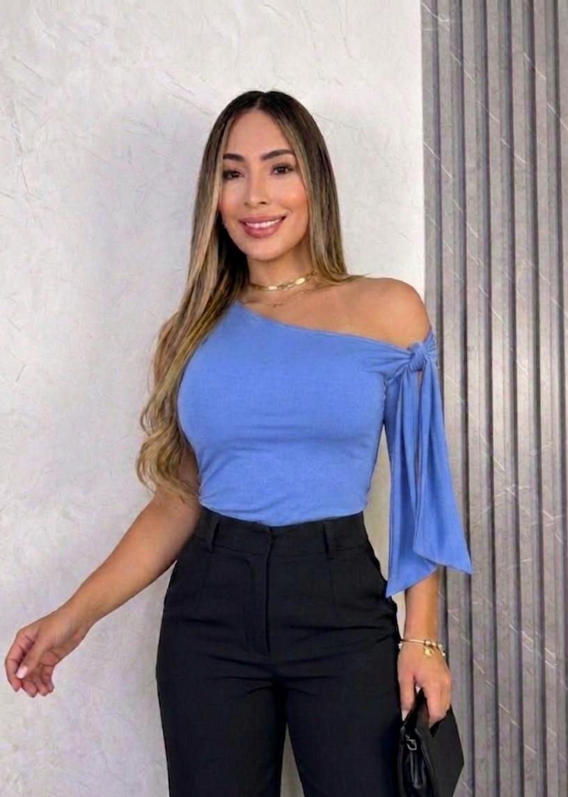 Blusa Asimétrica con Lazo de Lado en Polilicra Doble